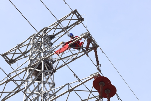 新型防鳥(niǎo)護(hù)罩，高壓輸電線路新型對(duì)接式防鳥(niǎo)罩